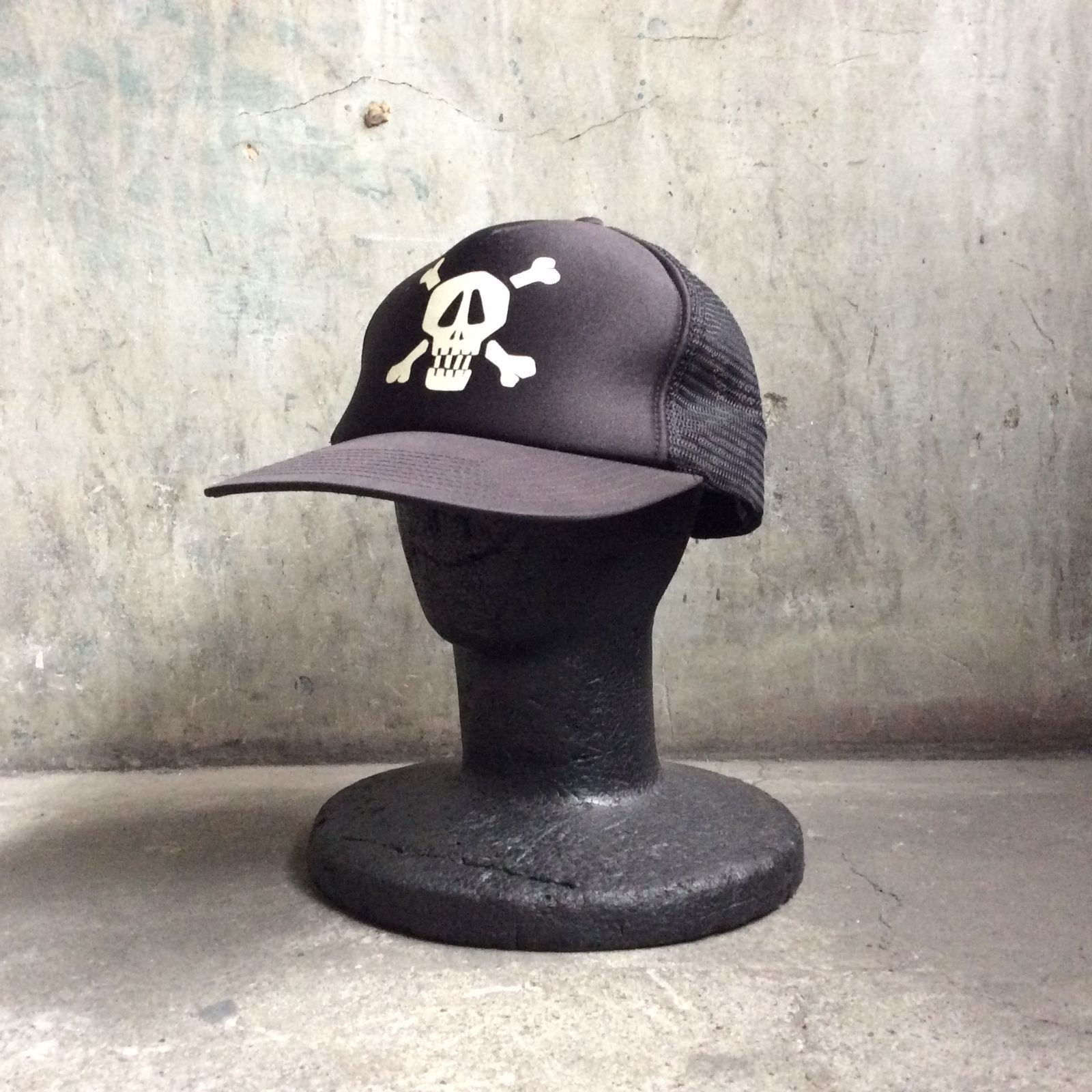 OLD STUSSY 90s-00s クロスボーンスカル トラッカーキャップ 台湾製