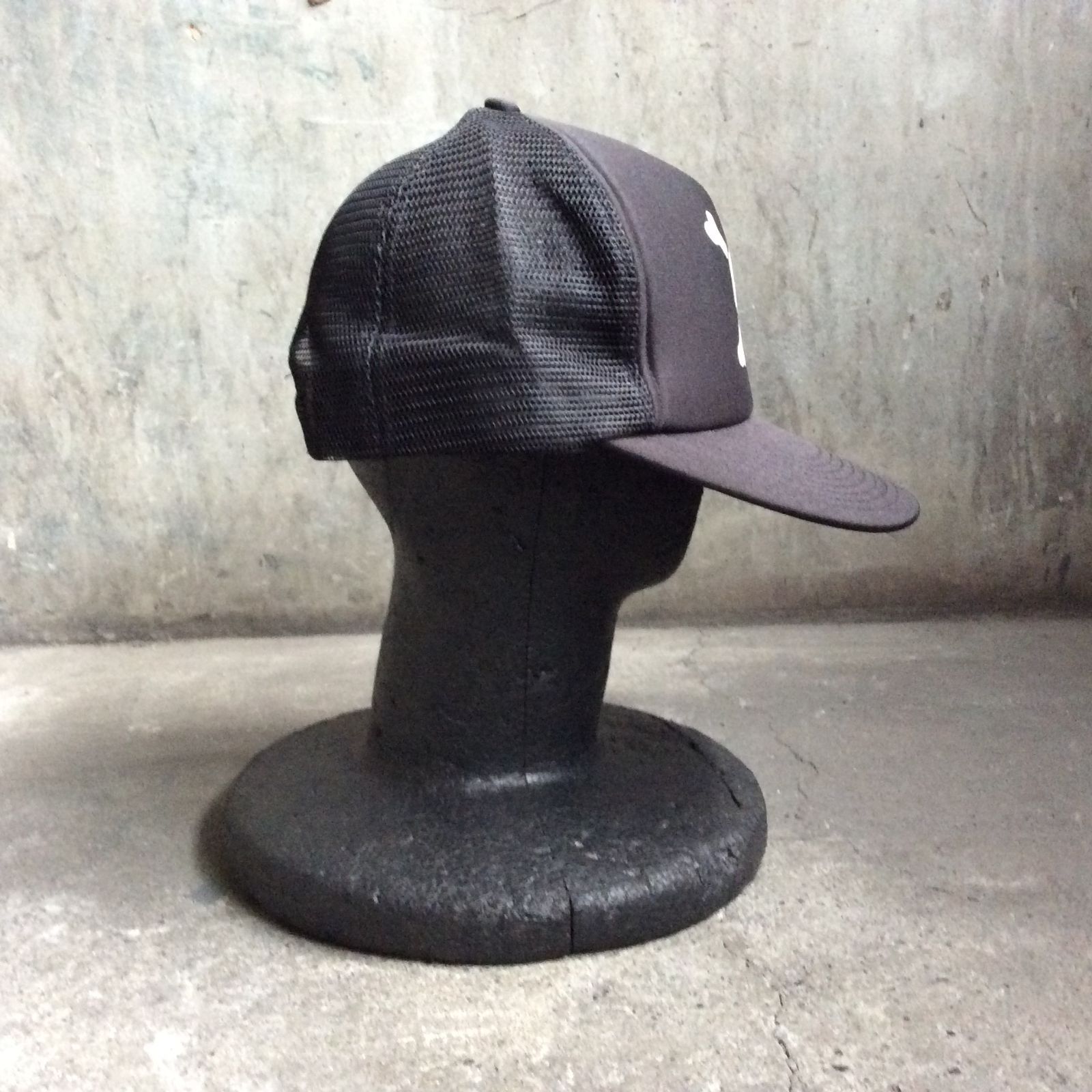 OLD STUSSY 90s-00s クロスボーンスカル トラッカーキャップ 台湾製