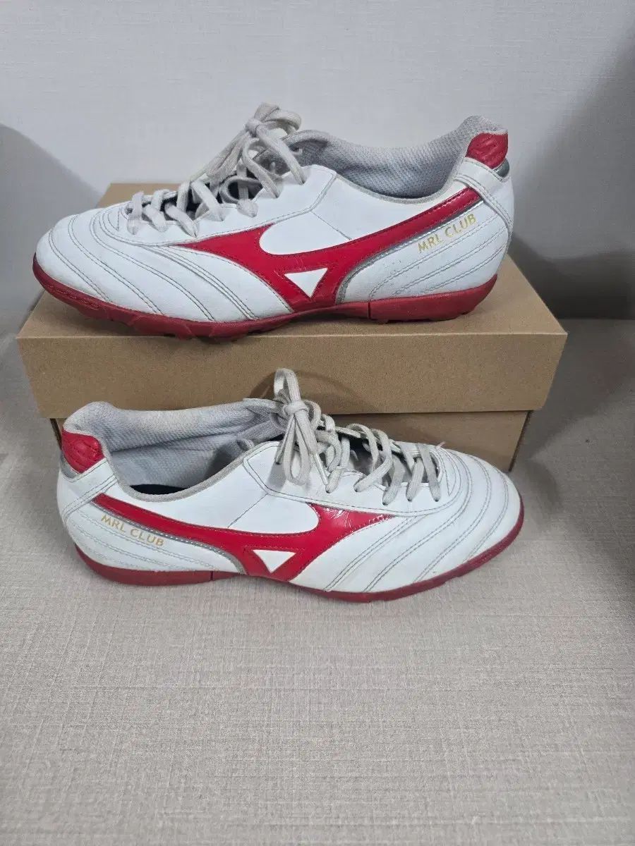 ミズノ MRL CLUB 紅白 サッカーシューズ 255 ミズノ MIZUNO