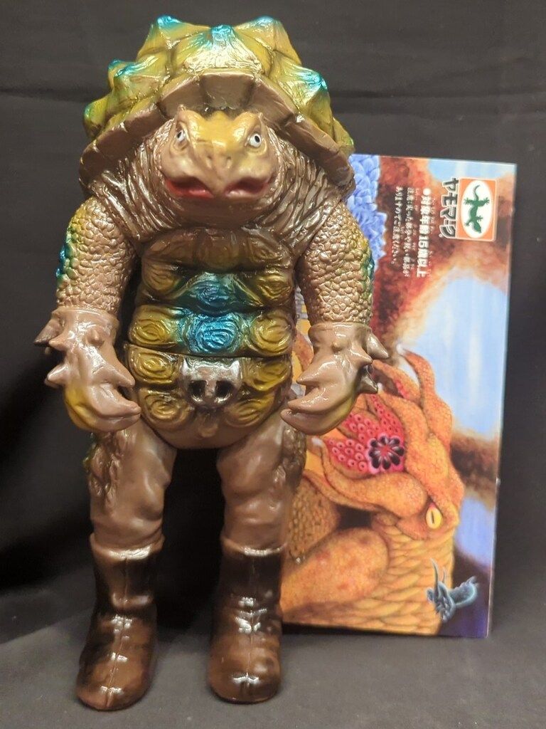 アウトレット専門店 ［蓄光・ダイオウグソクムシ男］ヤモマーク 大怪獣
