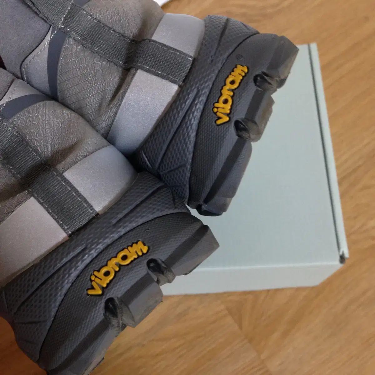 ロー クラシック T ー 1 Lc Vibram(ビブラム) スニーカーズ シルバー 