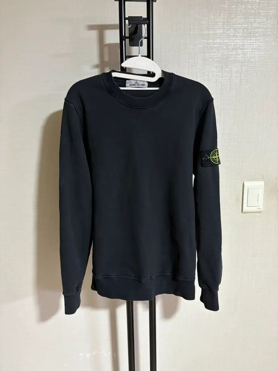 S STONE ISLAND ストーンアイランド スウェット ブラック ショップから