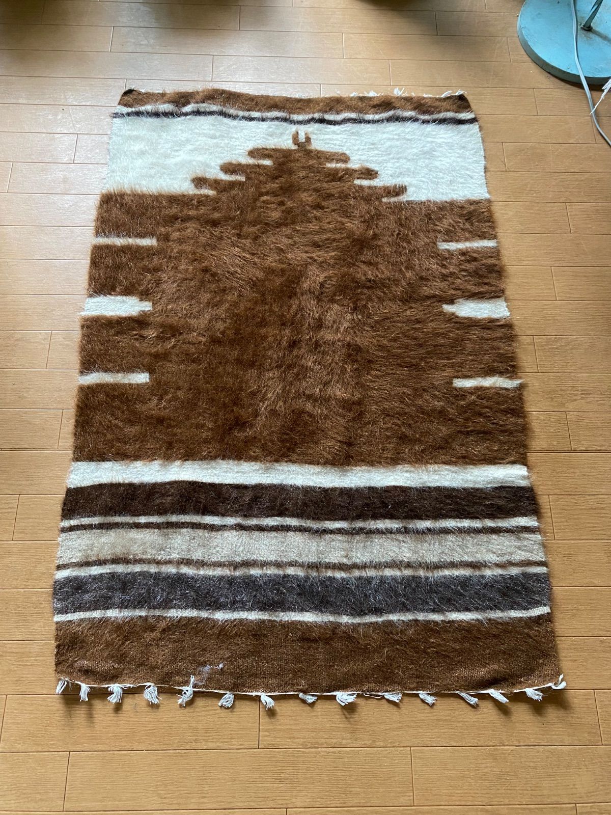 セミアンティークならではのしなやかで柔らかいシイルトバッタニイェ