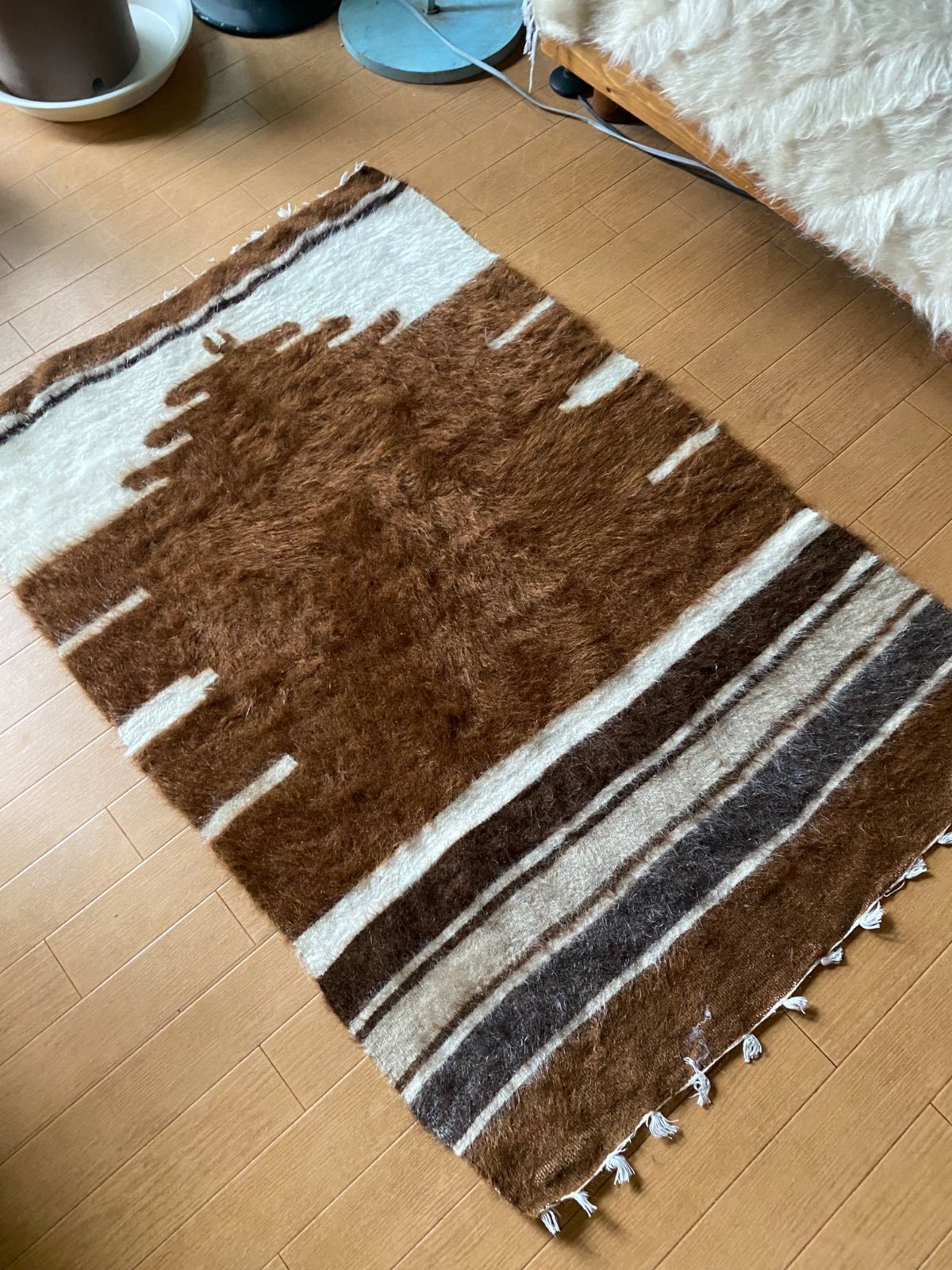 セミアンティークならではのしなやかで柔らかいシイルトバッタニイェ