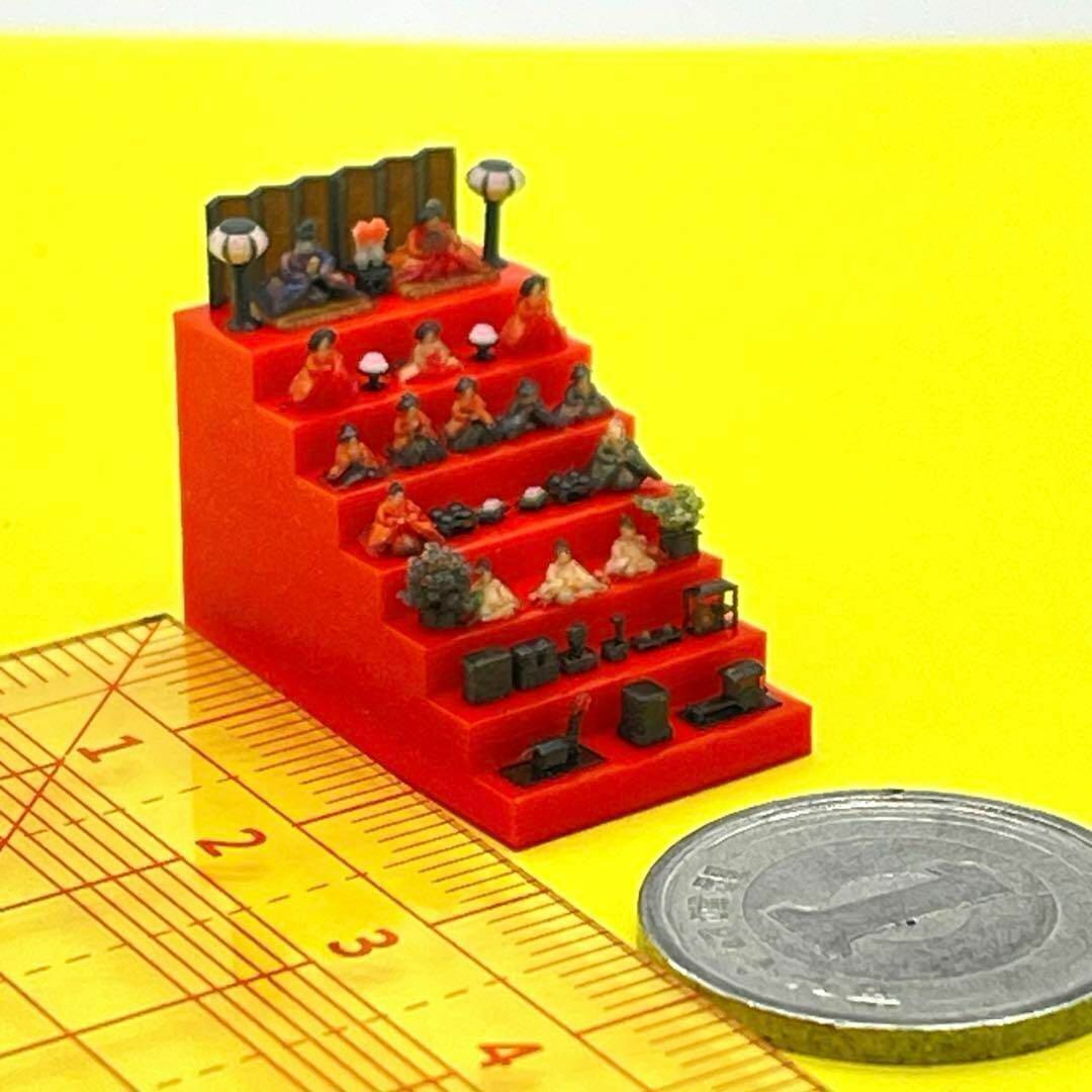 横幅1.5cm ひな人形 豆雛 道具付 フィギュア 1/64より小 ミニチュア