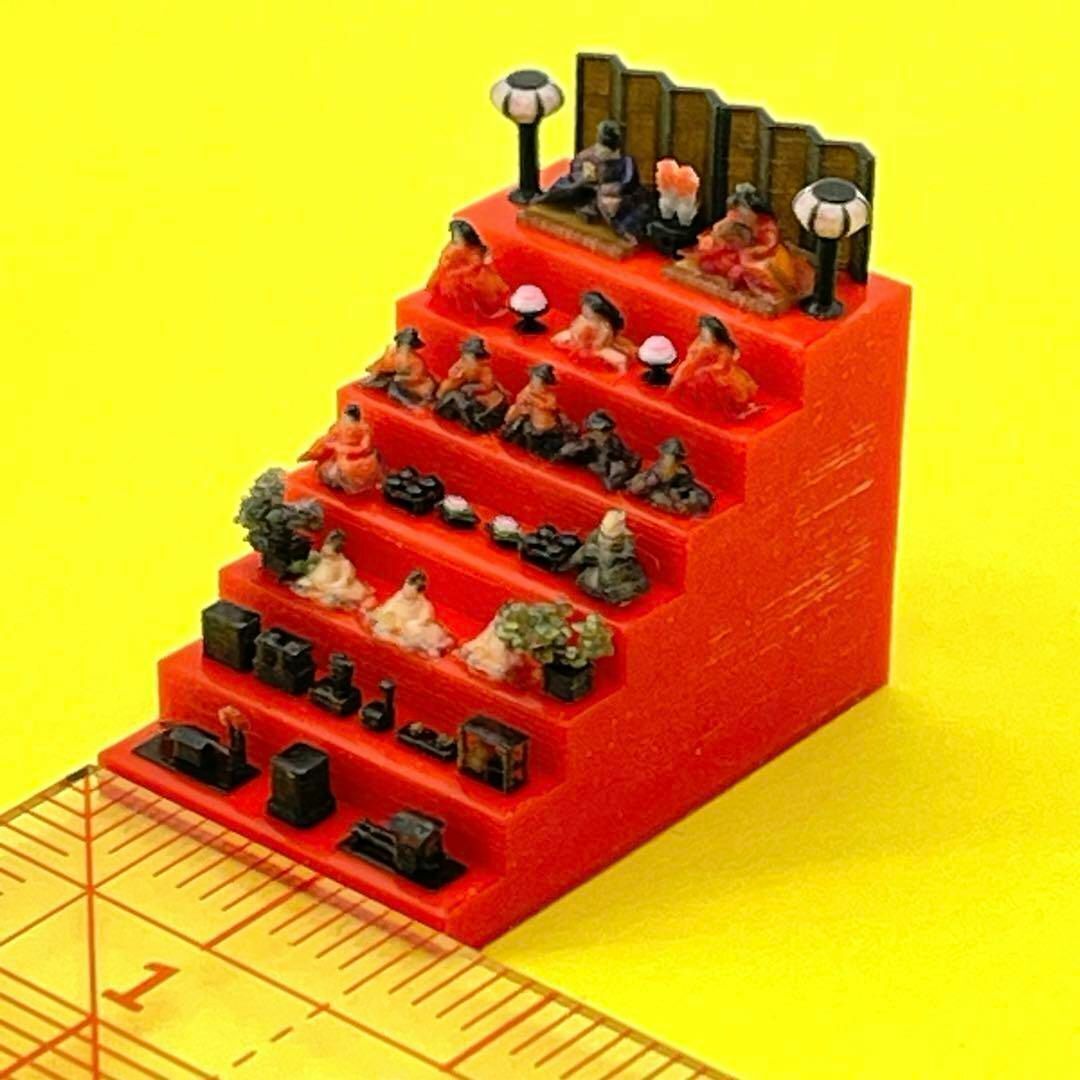 横幅1.5cm ひな人形 豆雛 道具付 フィギュア 1/64より小 ミニチュア