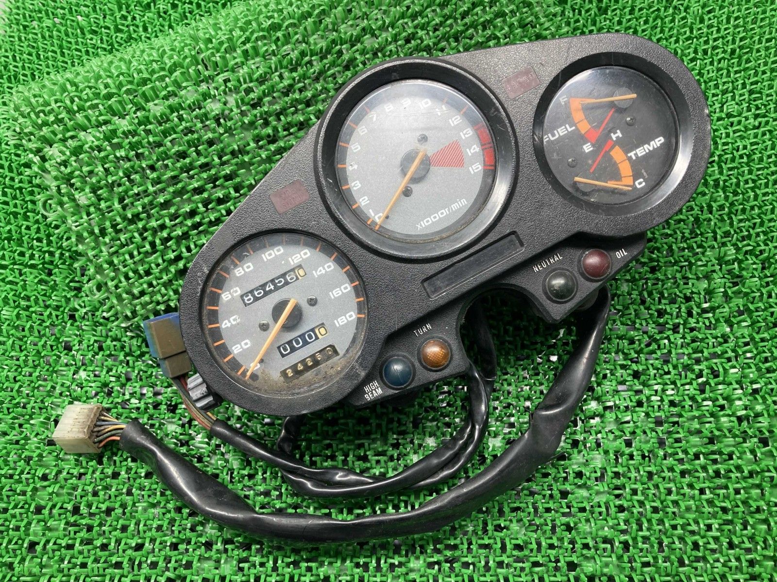 GF250 メーター スズキ 純正 中古 バイク 部品 GJ71C スピードメーター