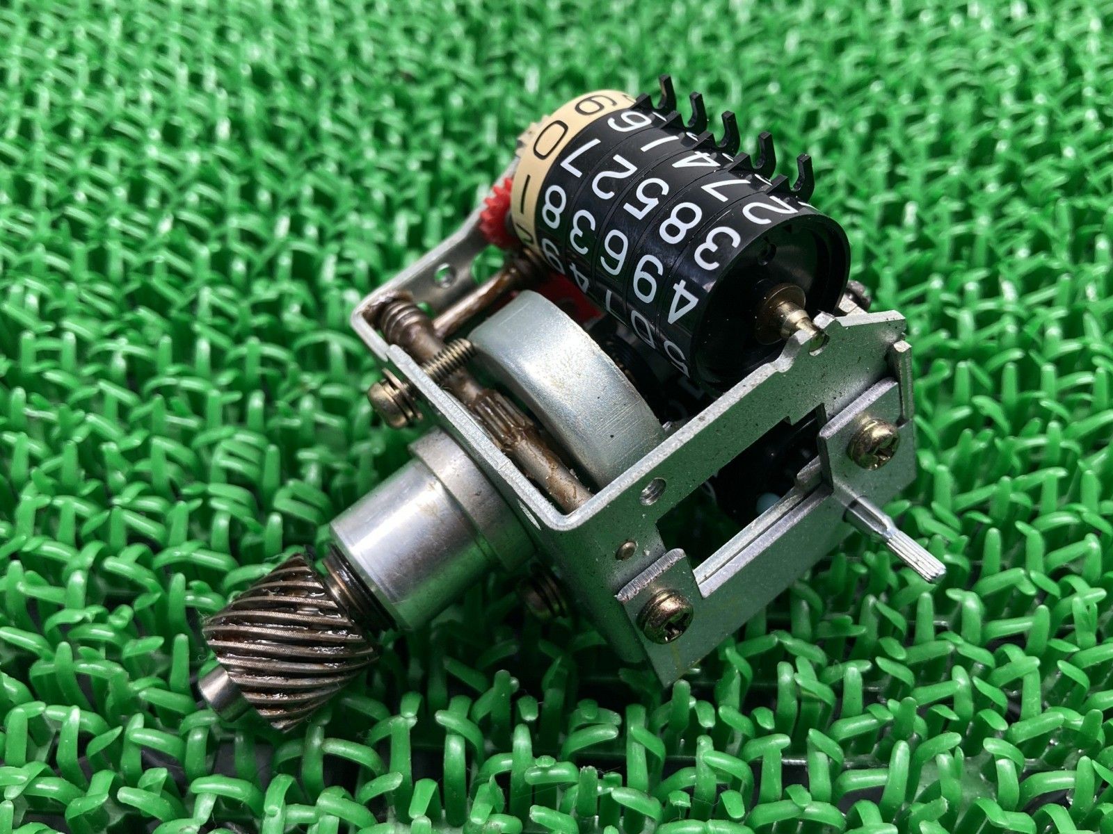 GSX400Sカタナ スピードメーター スズキ 純正 中古 バイク 部品 GK77A KATANA 刀 トリップメーター オドメーター 割れ欠け無し Ah GSX400Sカタナ スピードメーター スズキ 純正 中古 バイク 部品 GK77A