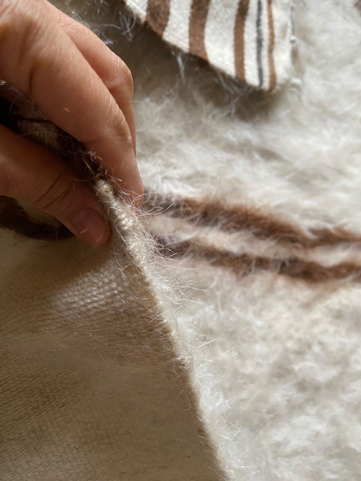 セミアンティークシイルトバッタニイェ！織りも細かい古い時代の