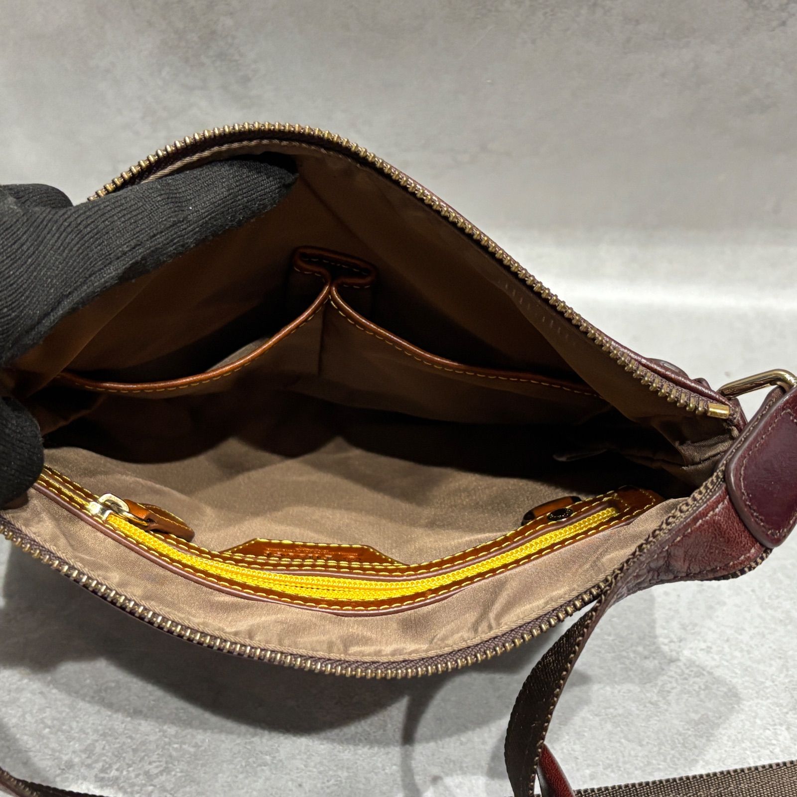 russet ラシット ショルダーバッグ 斜め掛け 肩掛け モノグラム 総柄 