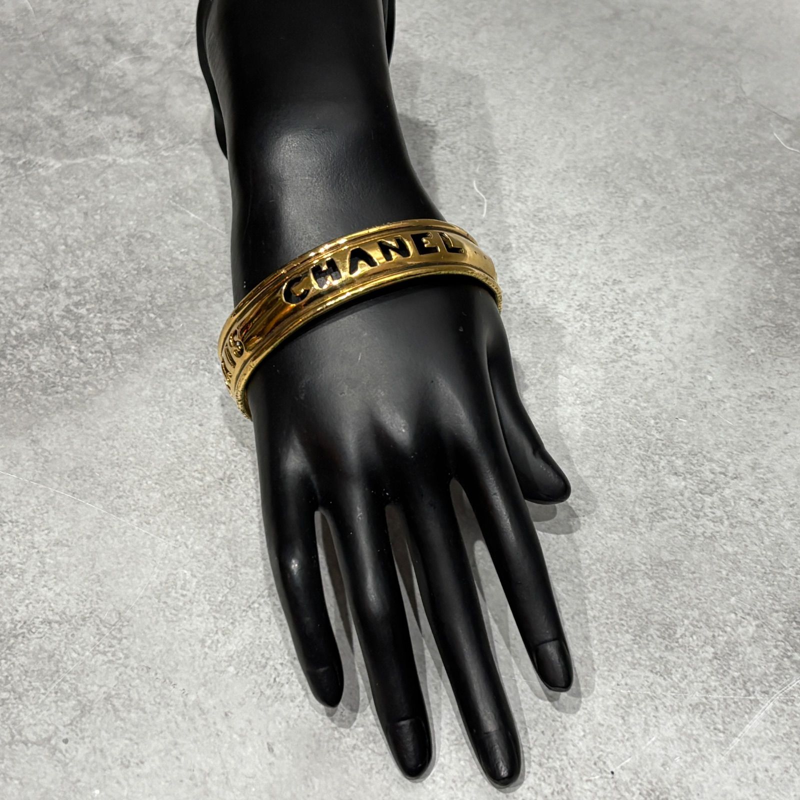 希少 極美品】 CHANEL シャネル 31 Rue Cambon ゴールド バングル 