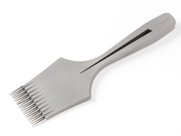 【IZZZI】ヨーロッパ目打ち 11本歯 （旧名ISVARA） 2.7mmピッチ 工具 菱目打ち 菱目パンチ レザークラフトぱれっと