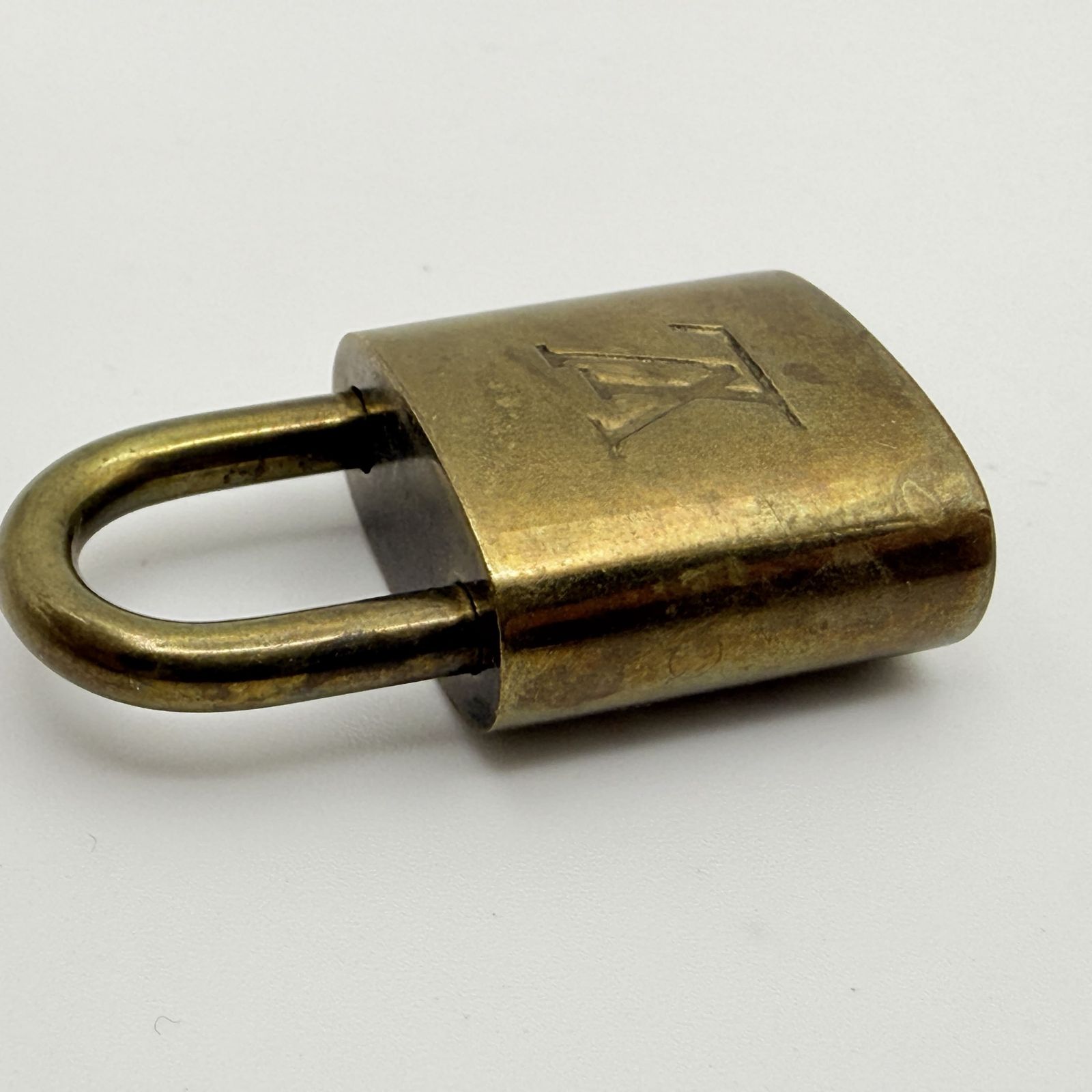 LOUIS VUITTON（ルイヴィトン）パドロック No.332 南京錠 ゴールド