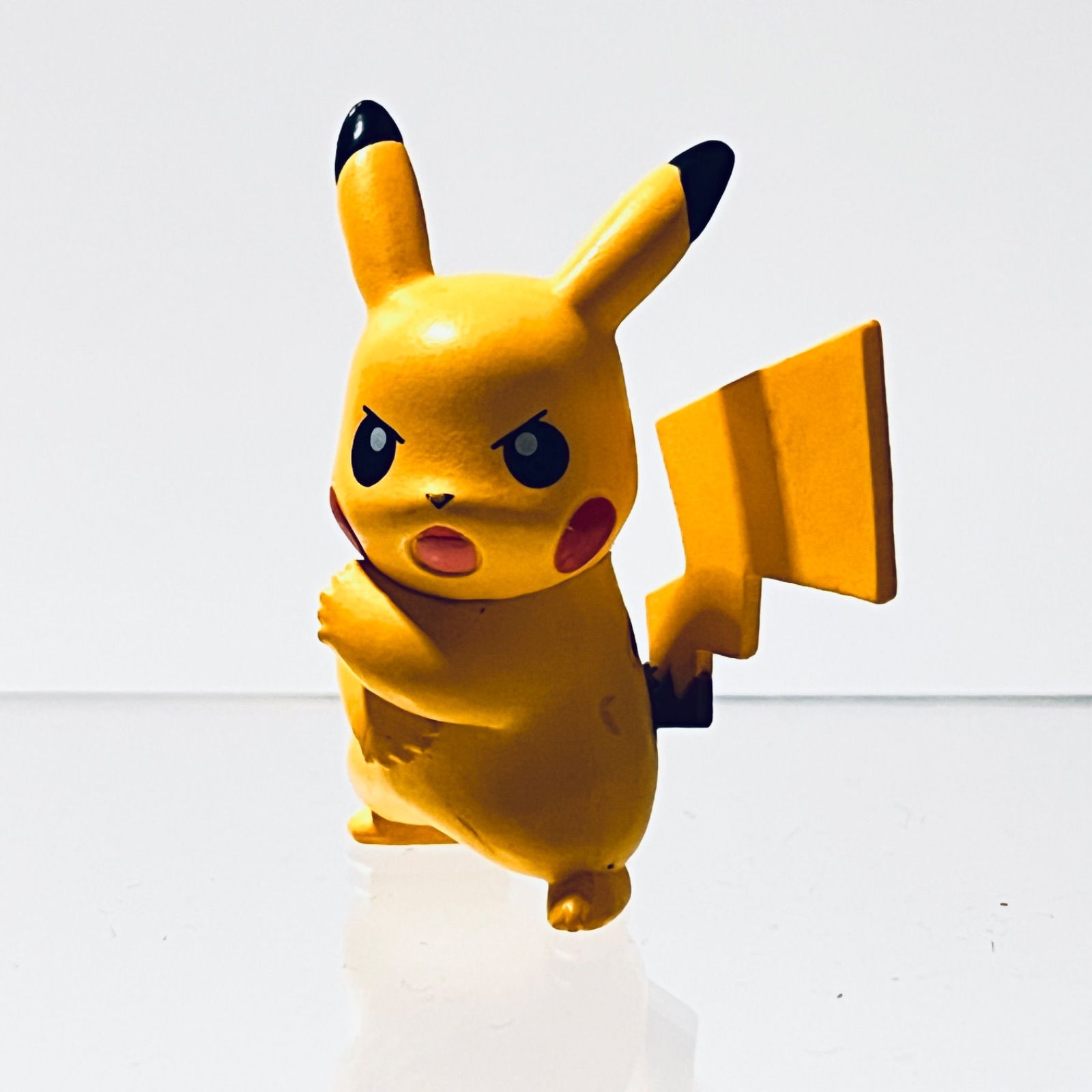 ピカチュウ Z技ポーズ ポケットモンスター モンスターコレクション