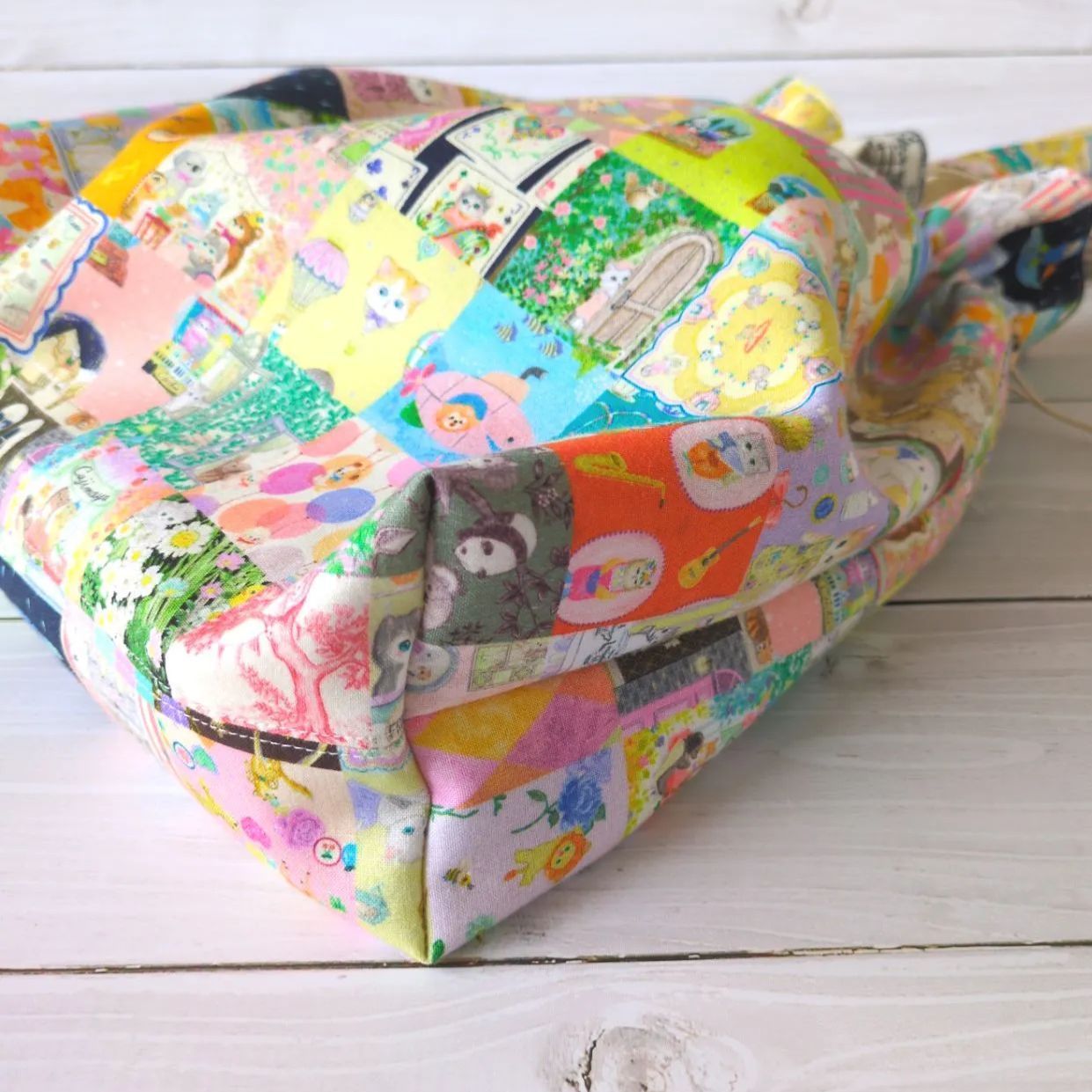 ユキエモン☆肩掛け巾着バッグ（アニバーサリーパッチワーク） - メルカリ