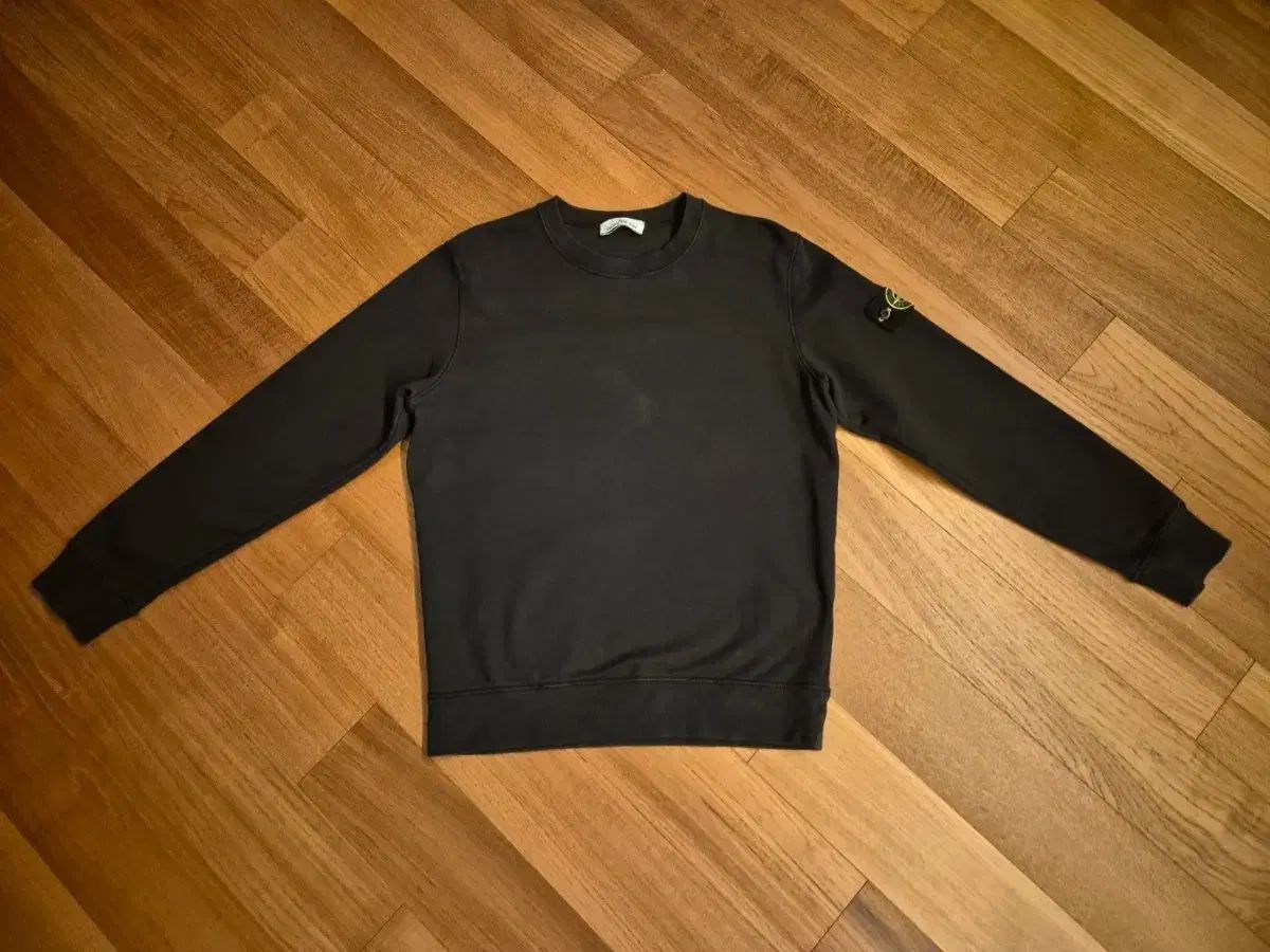 STONE ISLAND ストーンアイランド スウェット 出品 21FW 商品 カラー 