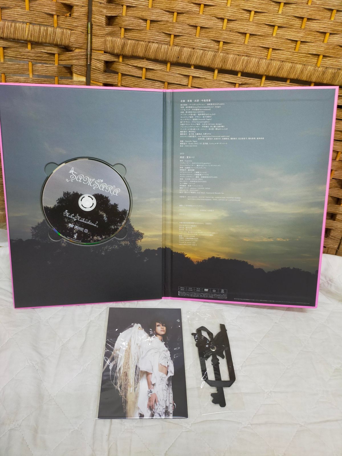 中島美嘉写真童話集[Book] Bhg_B21_1084_9784847029851_A00 - メルカリ