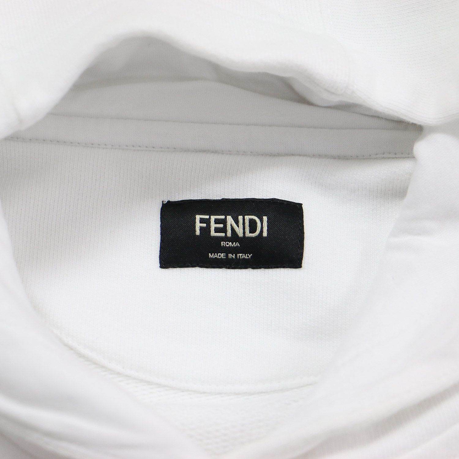 FENDI フェンディ × TAROUT パーカー ホワイト 白 サイズ:M | 25春夏 シルビア アンド ザ バゲット フーディ | SILVIA AND THE BAGUETTE | プルオーバー 長袖 コットン | イタリア製 | トップス コラボ アイテム【レディース】【中古】 FENDI フェンディ × TAROUT パーカー ホワイト 白 サイズ:M | 25春夏