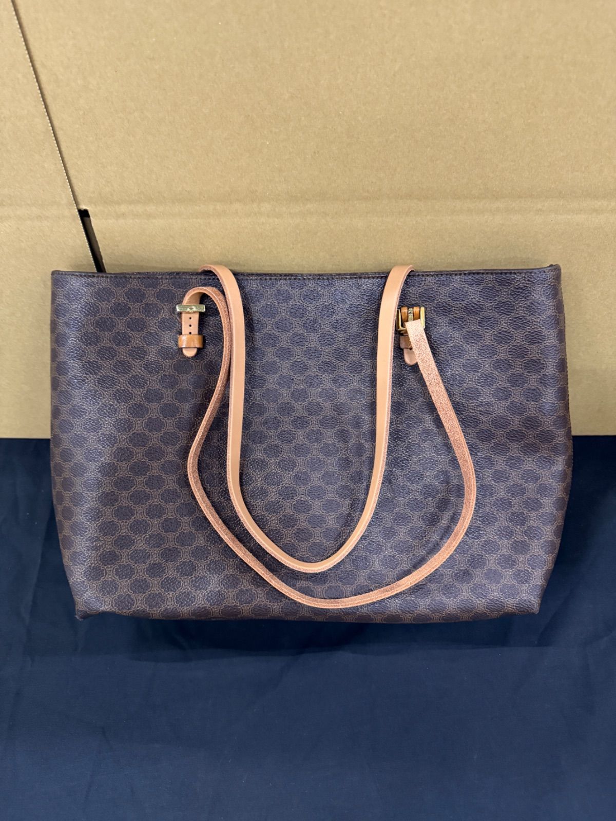 2602157CELINE セリーヌ トートバッグ マカダム柄 トリオンフ ブラゾン