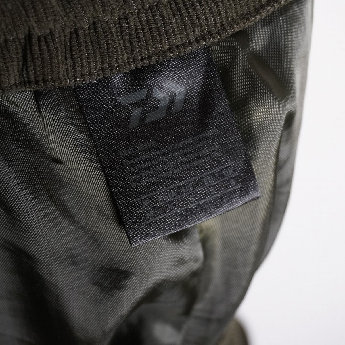 美品 DAIWA PIER39 ダイワピア39 TECH SPY FATIGUE PANTS CORDUROY BP 
