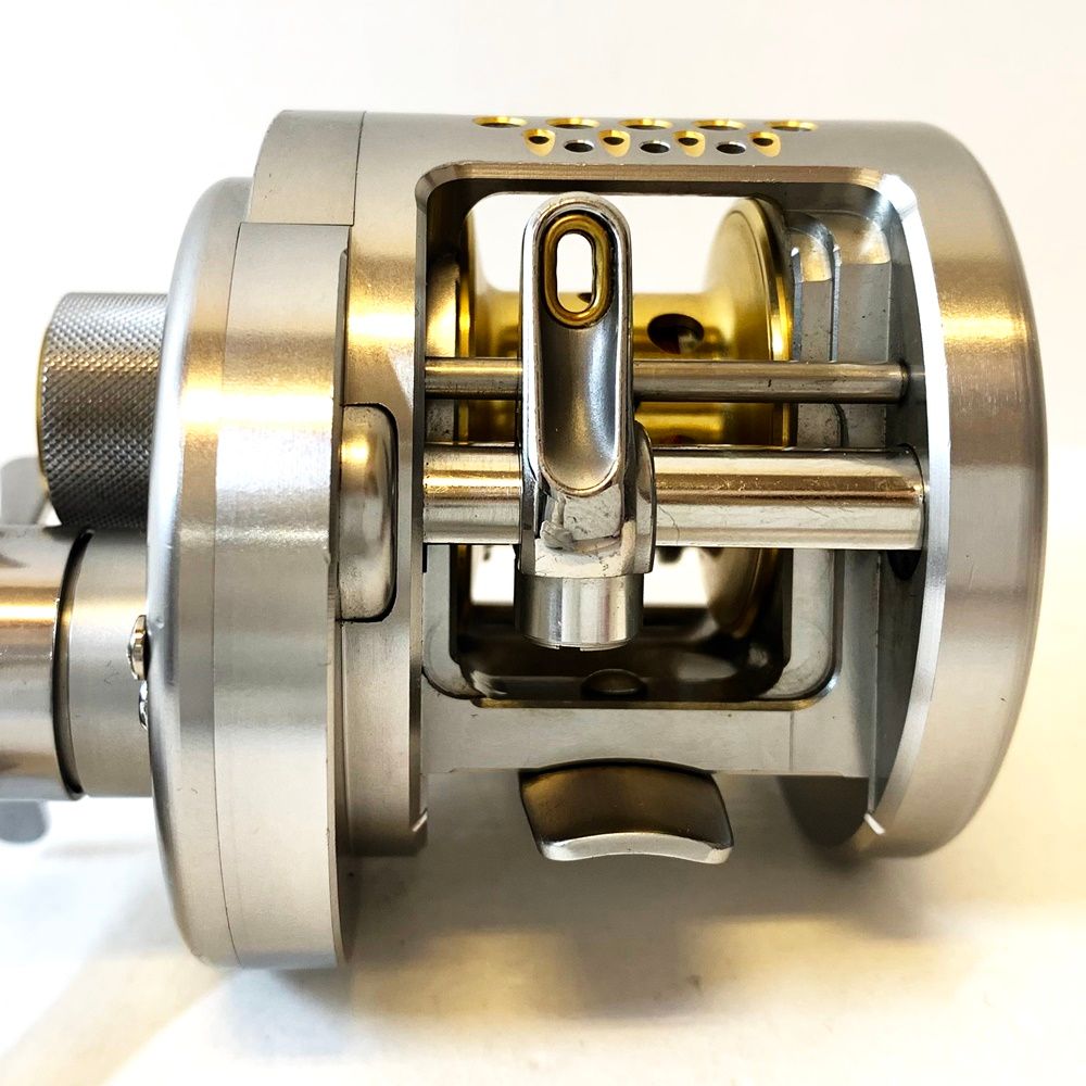 【加古川店】 中古 SHIMANO | シマノ リール 03カルカッタコンクエストDC 200 【ベイトリール/右ハンドル】 【85】 加古川店】 中古 SHIMANO | シマノ リール 03カルカッタコンクエストDC