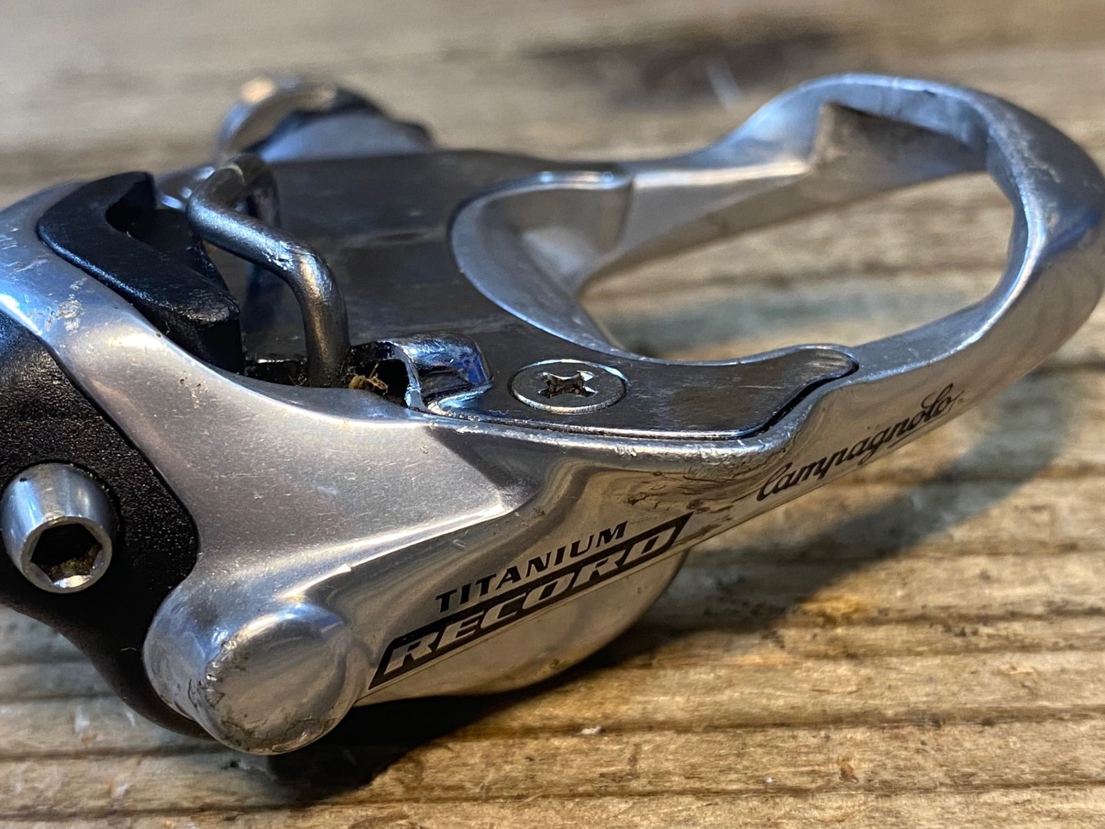 JU014 カンパニョーロ Campagnolo レコード Record TITANIUM PRO FIT 