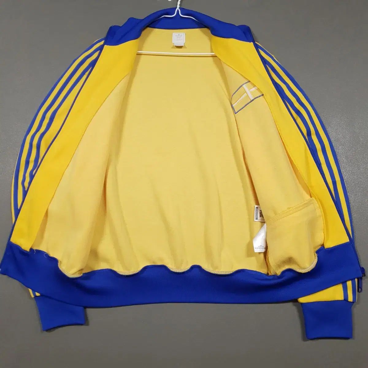 95 (M) アディダス スウェーデン FIFA 刺繍 ロゴ トラックジャージ