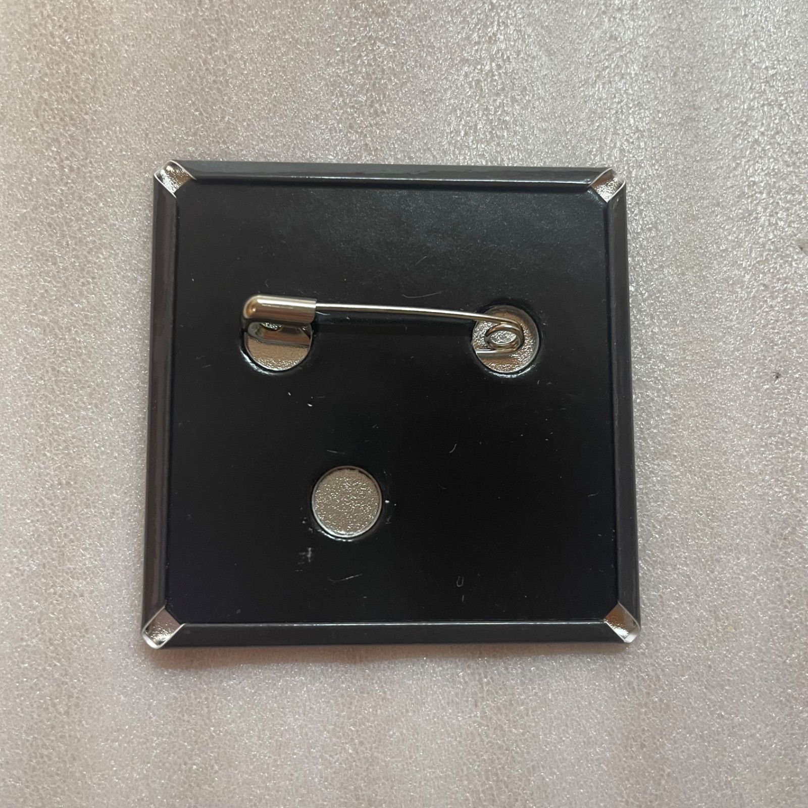 Ado モナ・リザの横顔 缶バッジ 唱 Q7 - メルカリ