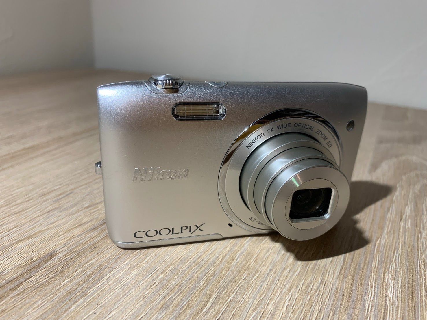 8418 Nikon COOLPIX S3400 シルバー デジカメ 動作確認済み - メルカリ