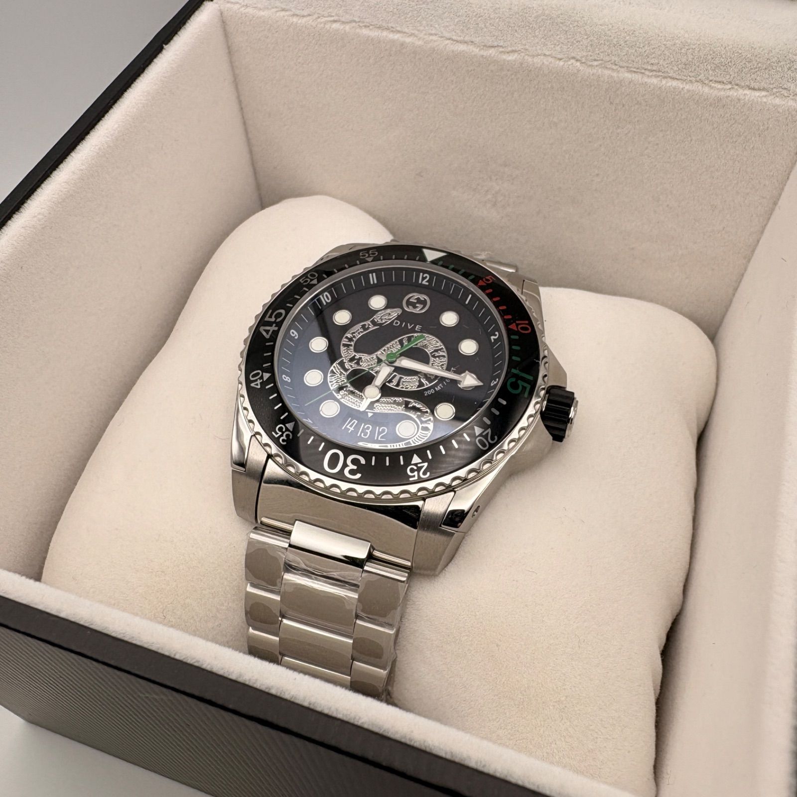 GUCCI グッチ Dive ダイブ スネーク YA136218 136.2 ブラック文字盤 SS 