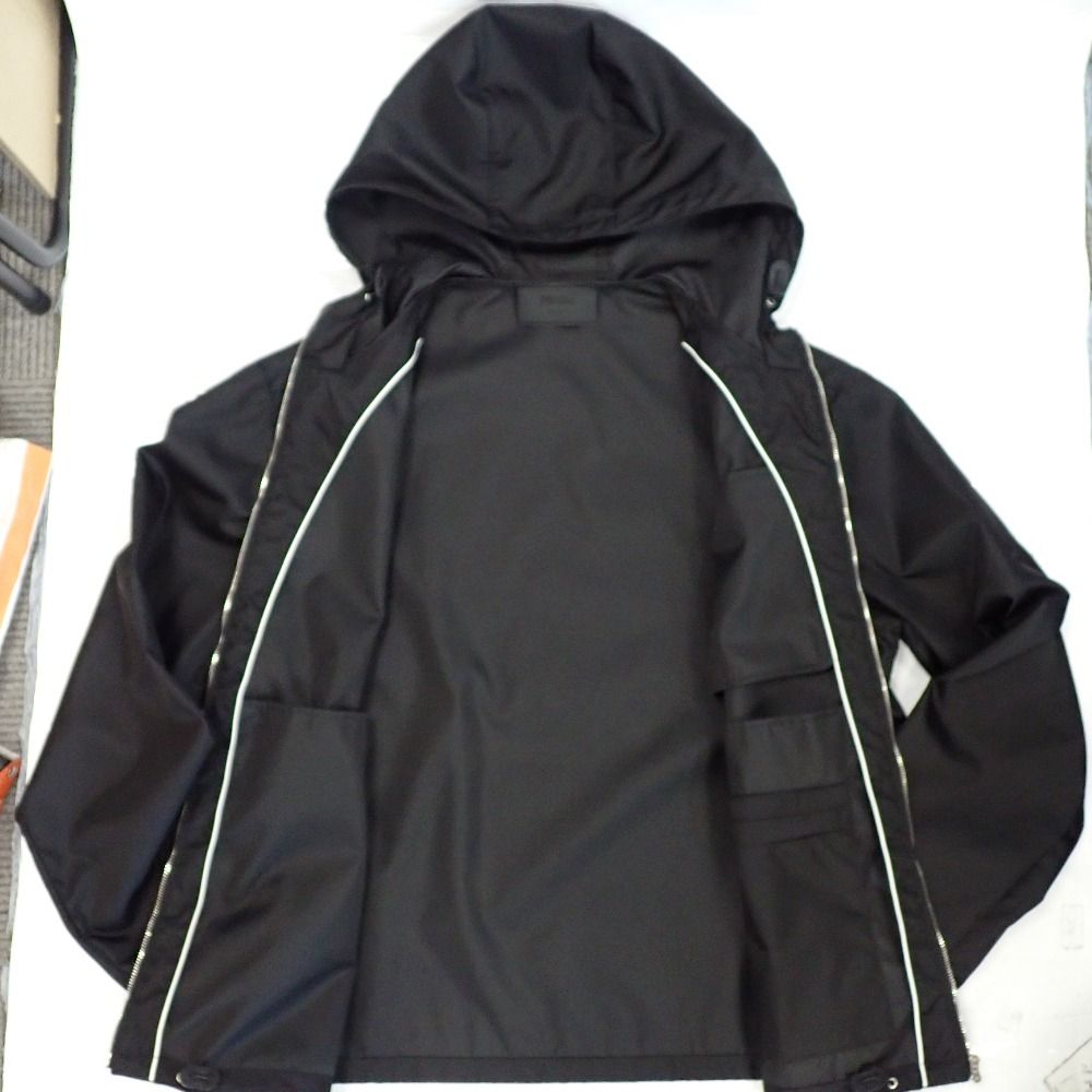Th675381 プラダ フード付 Re-Nylon ブルゾンジャケット SGB685S211 