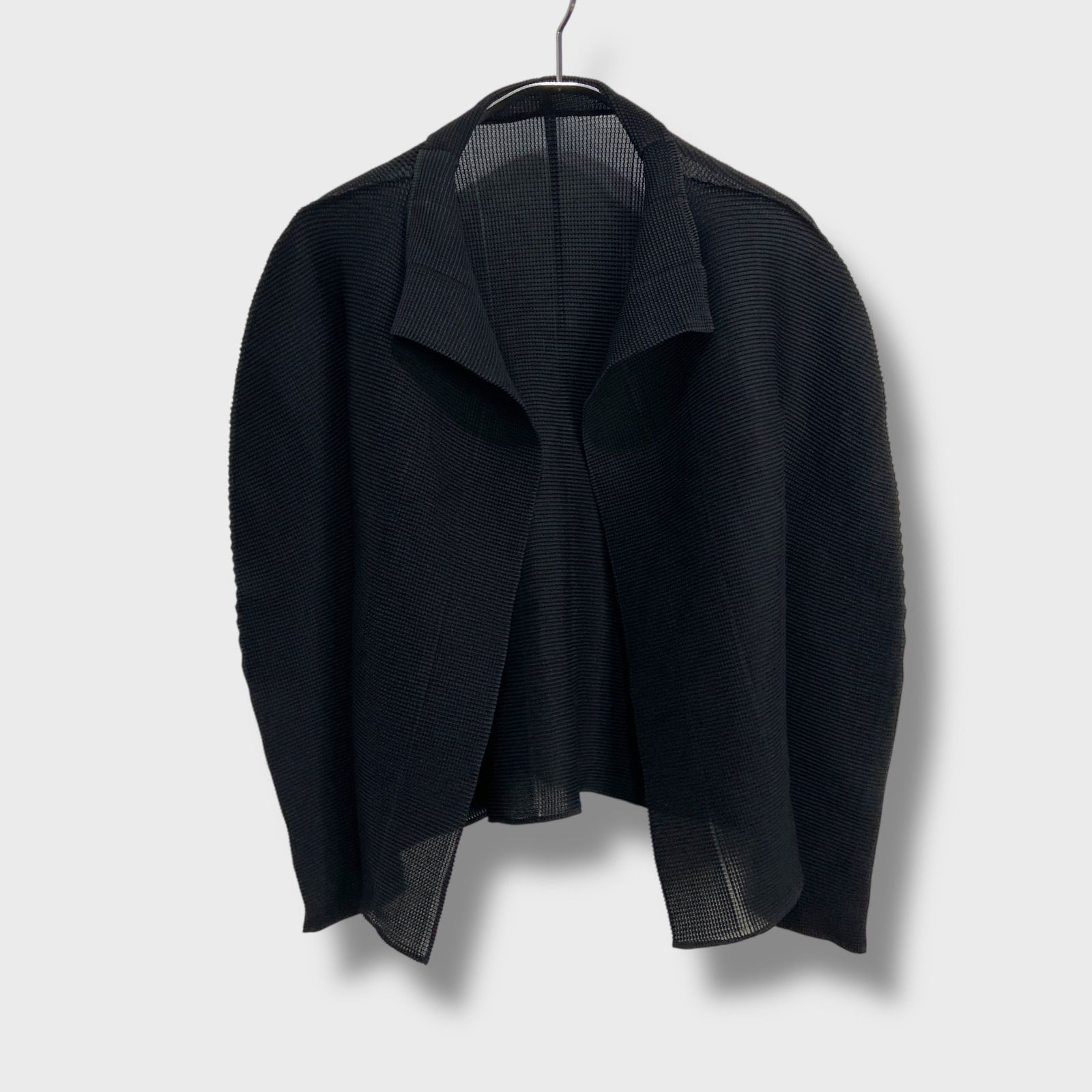ISSEY MIYAKE イッセイミヤケ プリーツデザインボレロ カーデ 【公式通販】