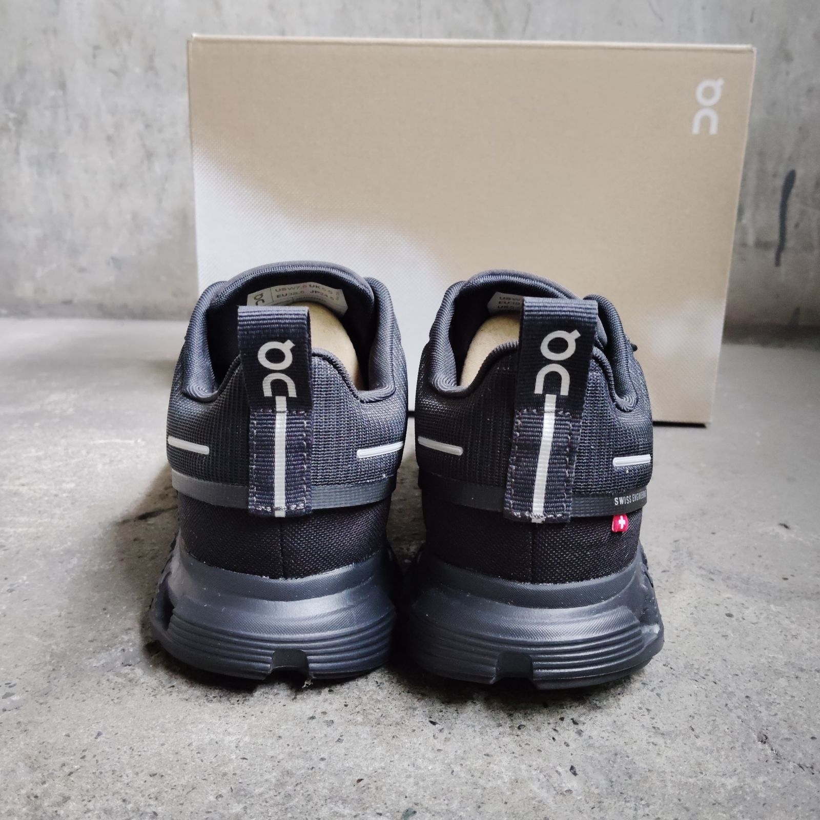 On Cloud 6 WP Black 24.5cm オン クラウド6 Waterproof ブラック 