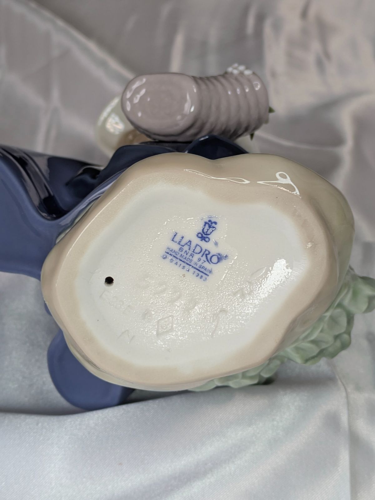 高さ18cm 花細工欠けなし