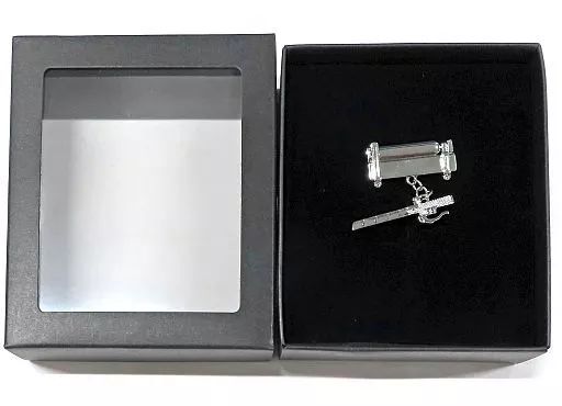 [Used] Accessory (non-metallic) three-dimensional maneuver-type earrings “Attack on Titan Exhibition FINAL”