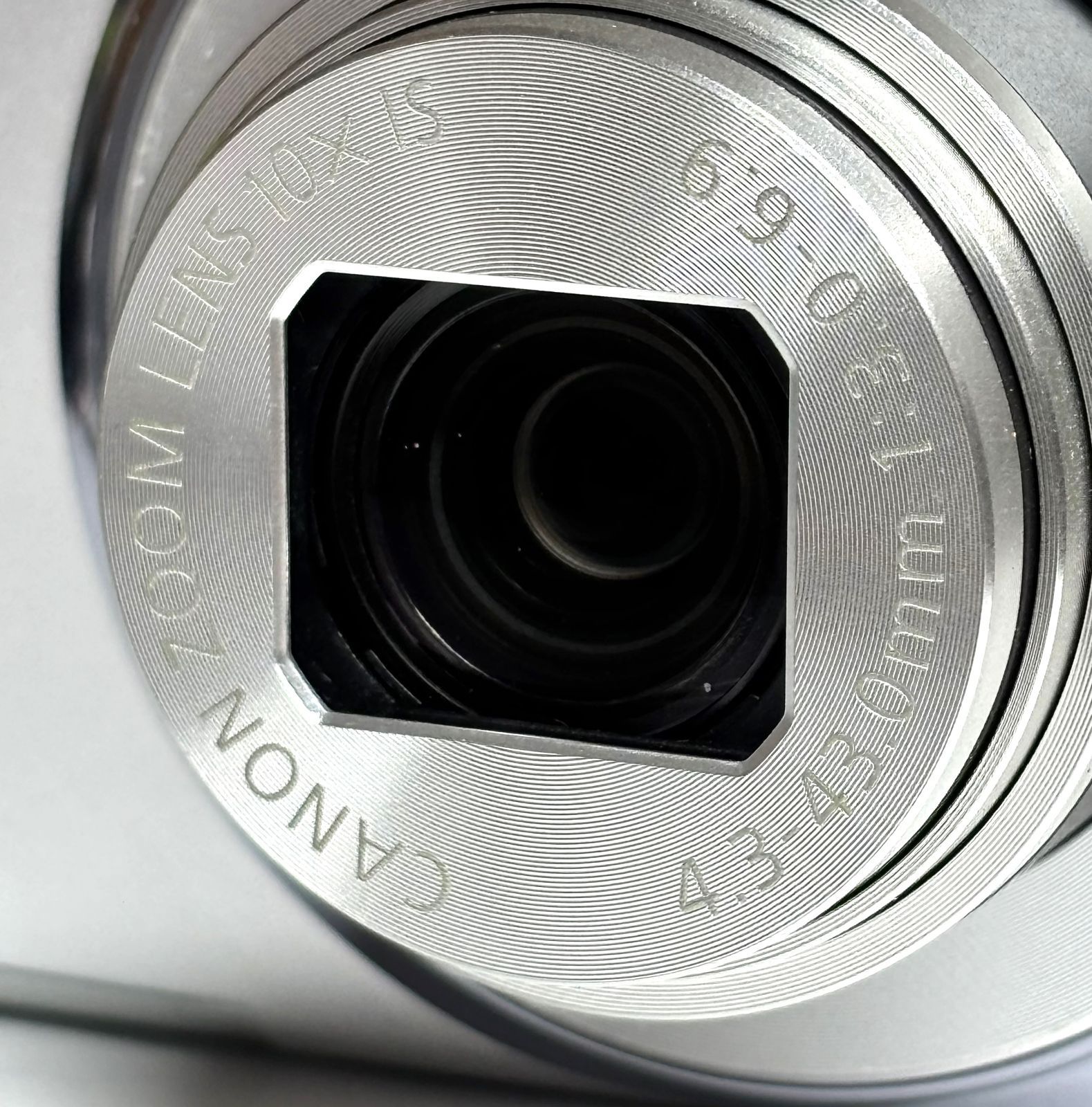 Canon IXY140 20.2MP 10x is HD デジタルカメラ Silver 極美品 基本 