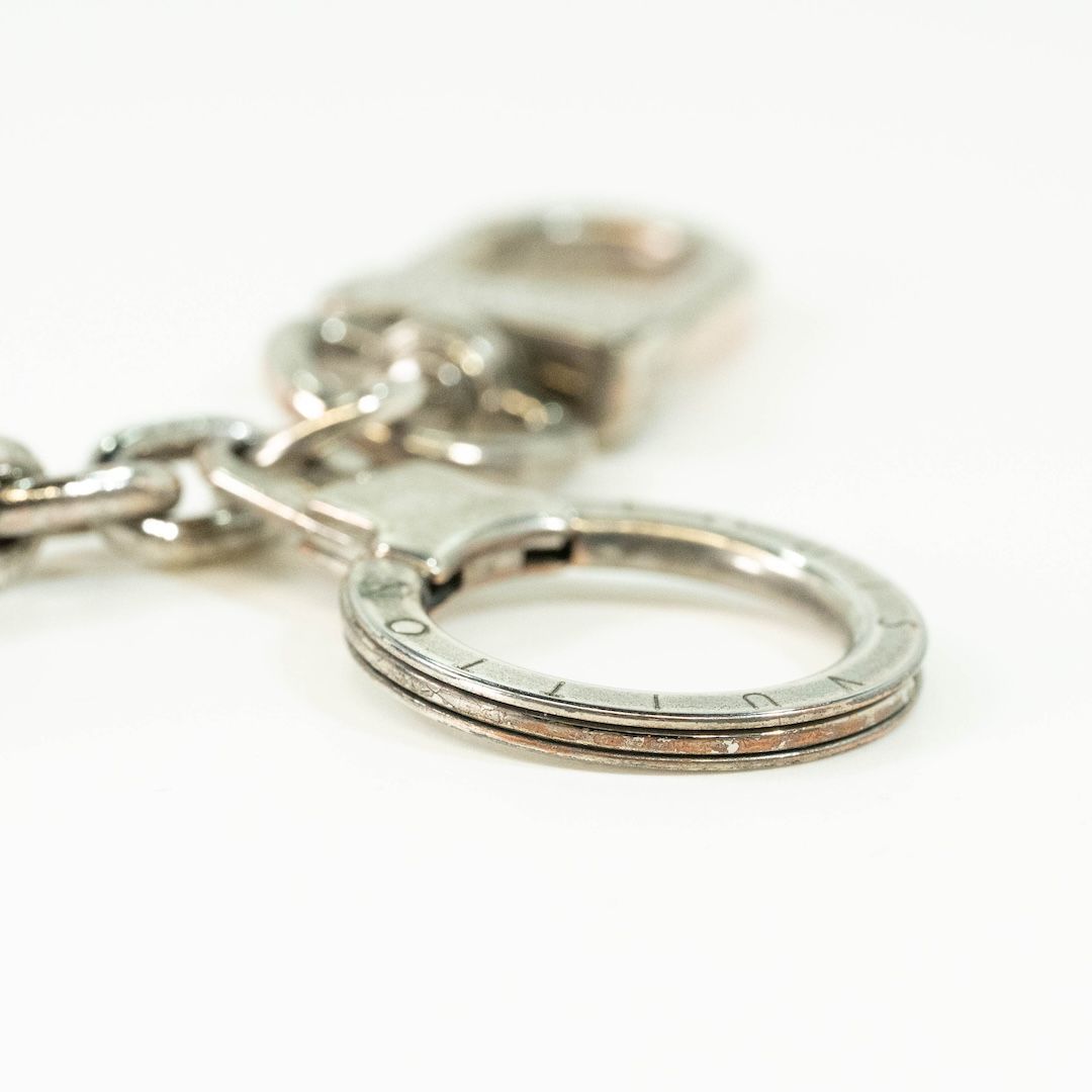 LOUIS VUITTON ルイヴィトン ポルトクレ・イニシャルLV M65071