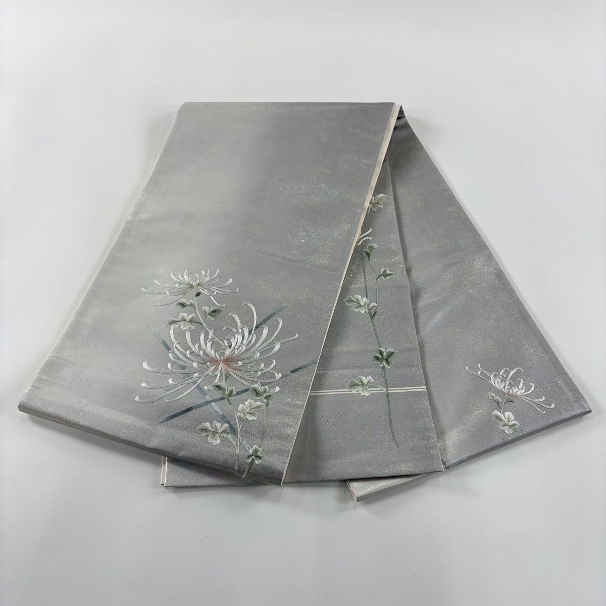 袋帯 名品 やまと 乱菊 刺繍 金糸 銀色 お太鼓柄 正絹 【中古】 - メルカリ