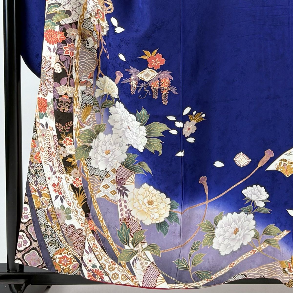 振袖 身丈156cm 裄丈66cm M 袷 几帳 牡丹 金彩 染め分け 紺色 正絹 秀