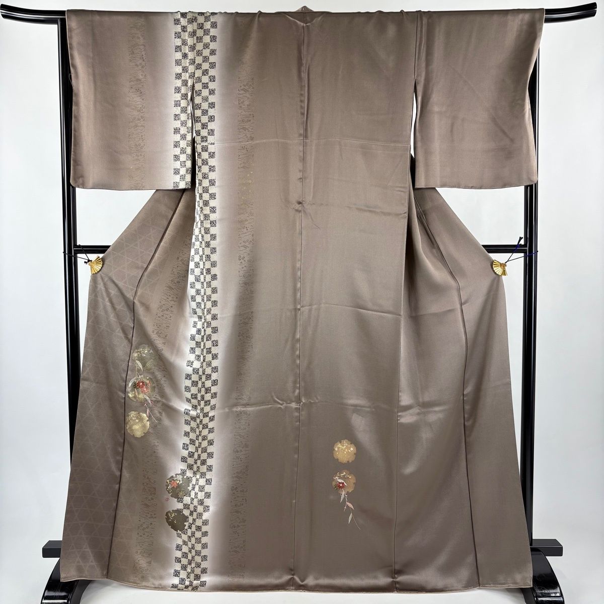 付下げ 身丈169cm 裄丈68.5cm L 袷 雪輪 草花 刺繍 金銀彩 茶色 正絹