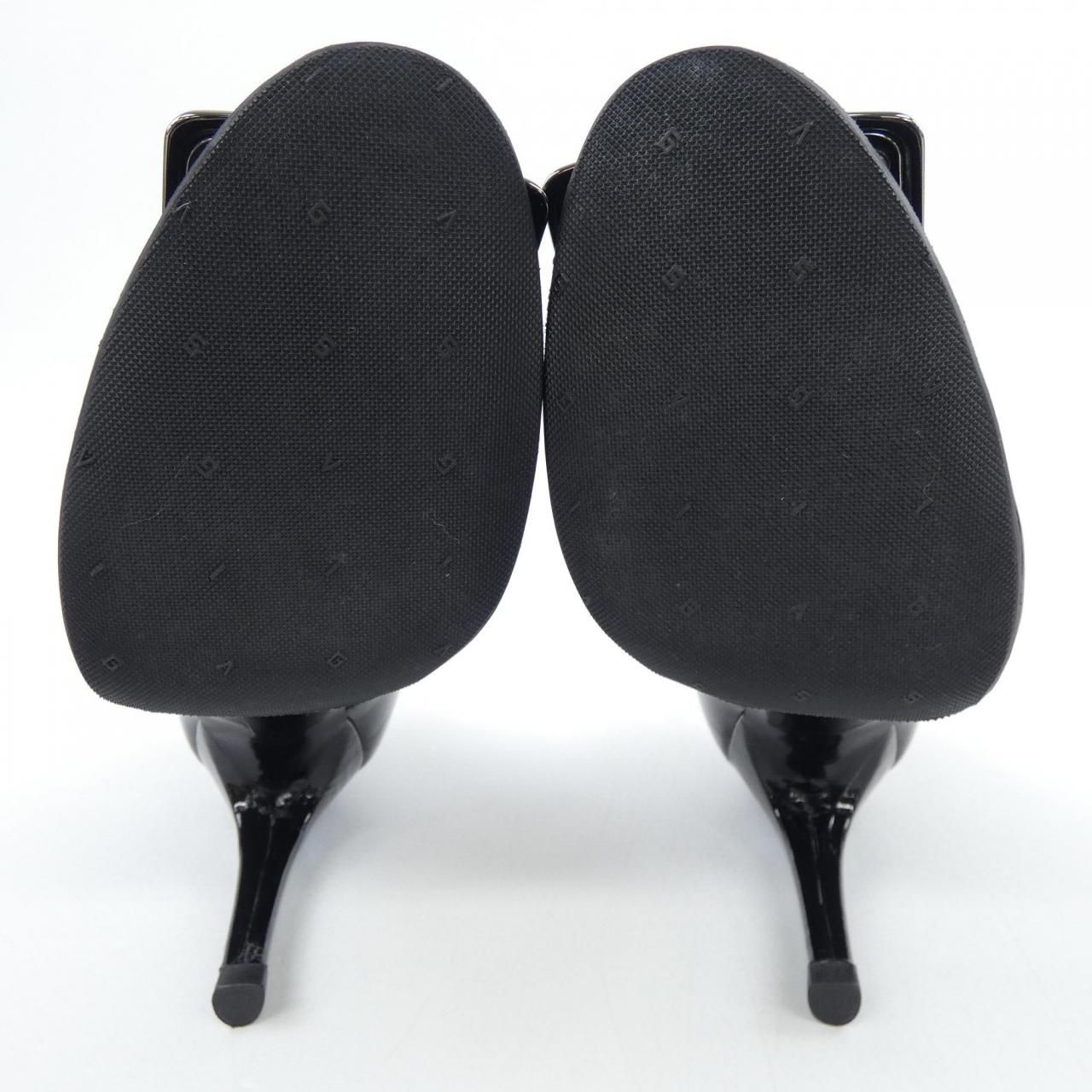 ロジェヴィヴィエ ROGER VIVIER ベル ヴィヴィエ トランペット