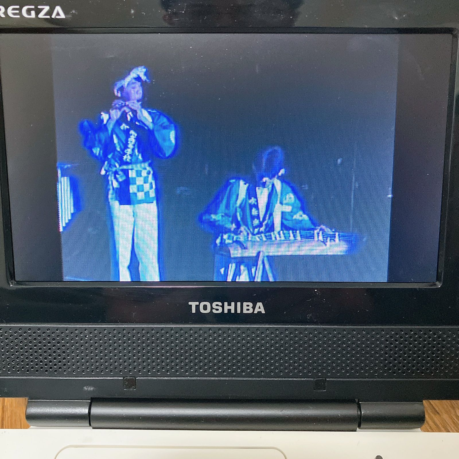 TOSHIBA REGZA SD-P76SW ポータブルDVDプレーヤー 7型 リモコンSE