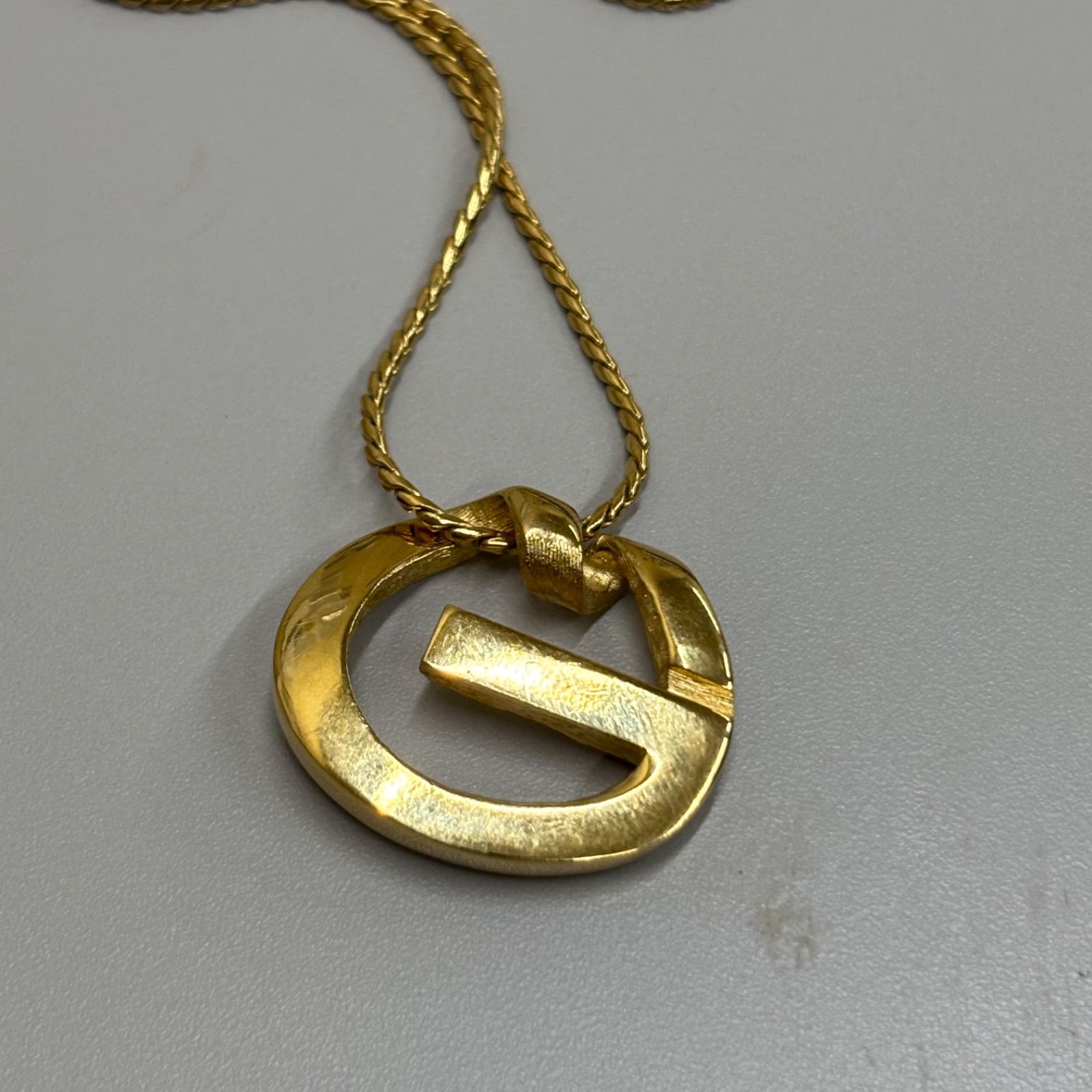 ◎ GIVENCHY ジバンシー ネックレス ゴールドカラー ロゴ ヴィンテージ 