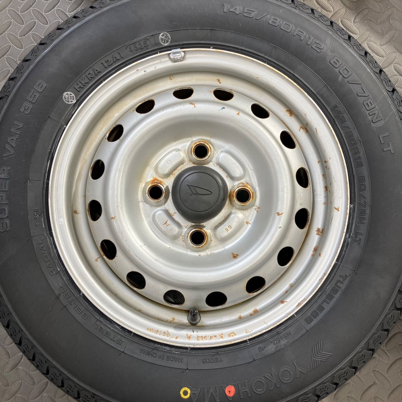 25年製 新品タイヤ 145/80R12 80/78N LT ヨコハマ スーパーバン356(夏