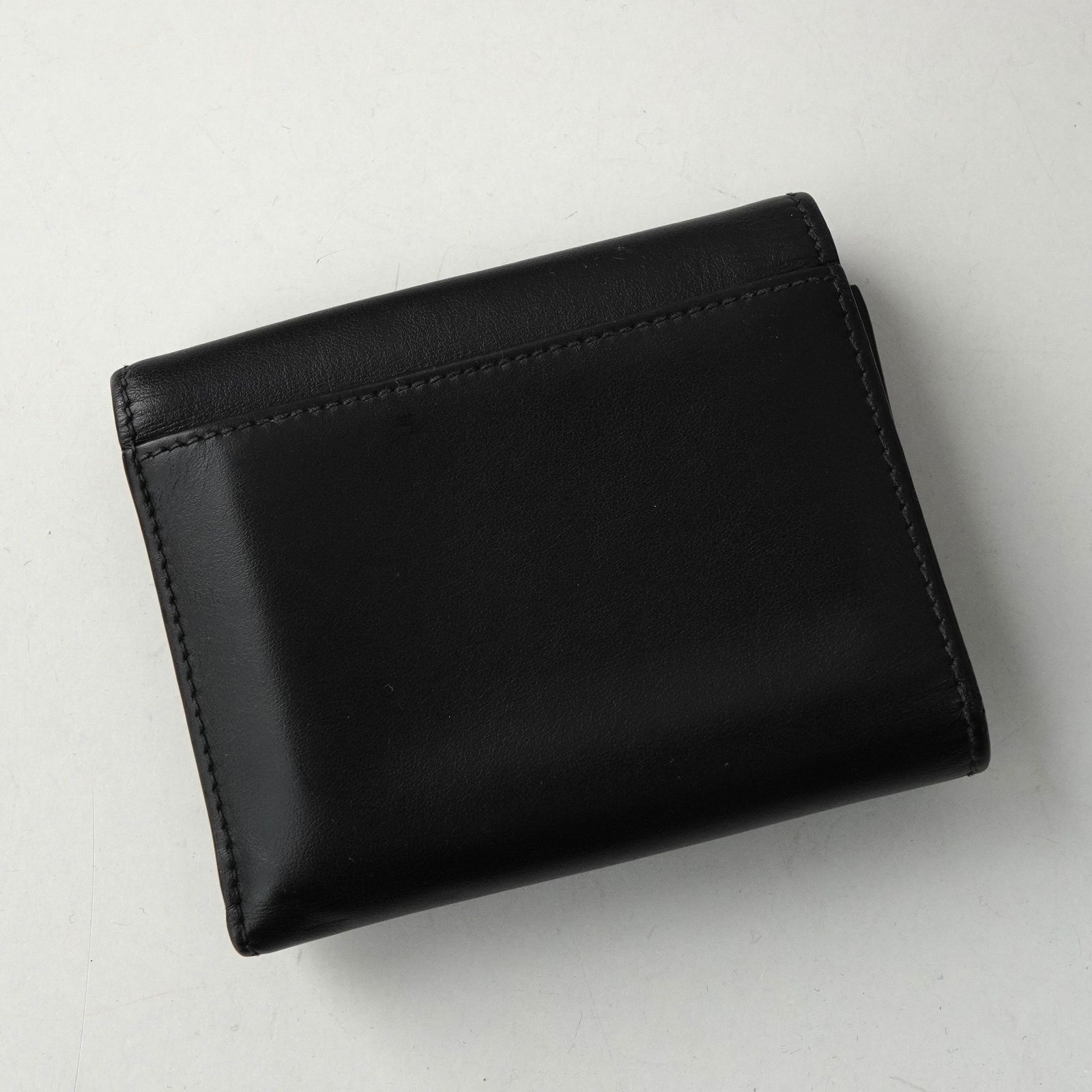 バーバリー TBロゴ レザー 三つ折り財布 ブラック - メルカリ