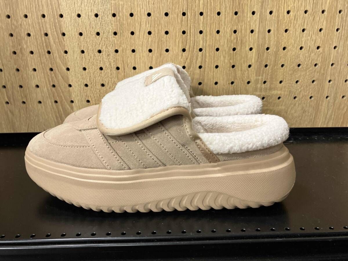 adidas/ サンダルJS4998 Grand Court Mule ボア - メルカリ