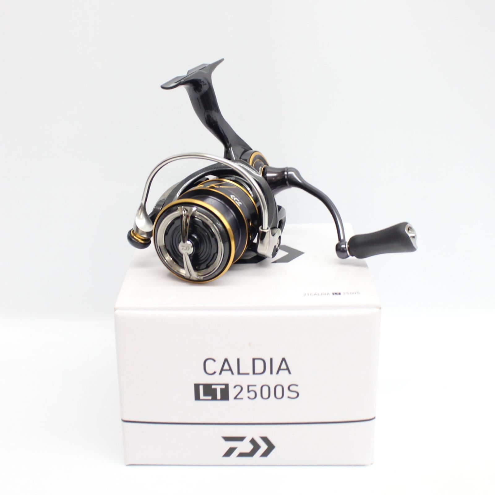 21 【美品】DAIWA CALDIA FISHING-SCRAP - LT2500S 21カルディア ダイワ リール LT 2500S リール