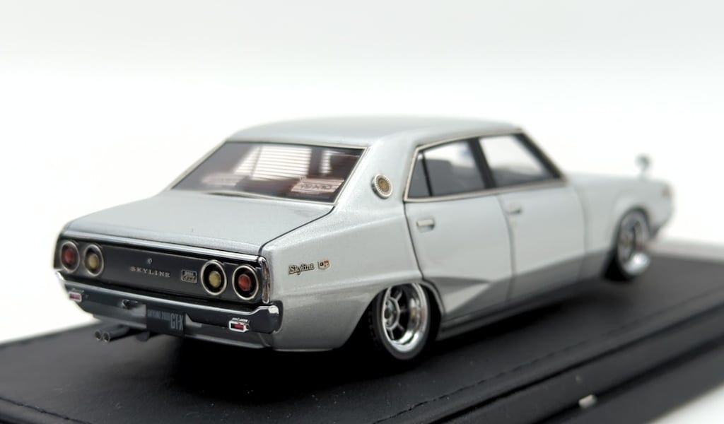 ignition model 1/43 Nissan Skyline 2000 GT-X (GC110) Silver