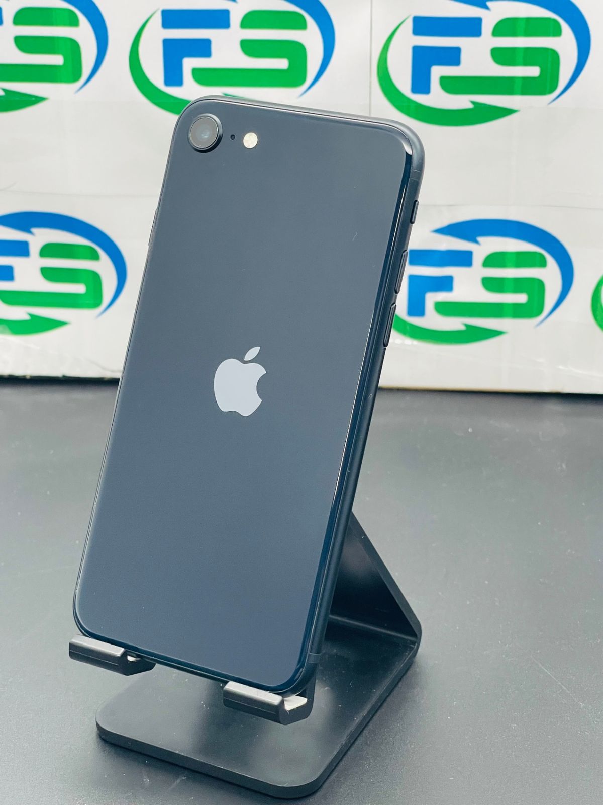 iPhone SE 第3世代 128GB ミッドナイト MMYF3J/A ランクC SIMフリー