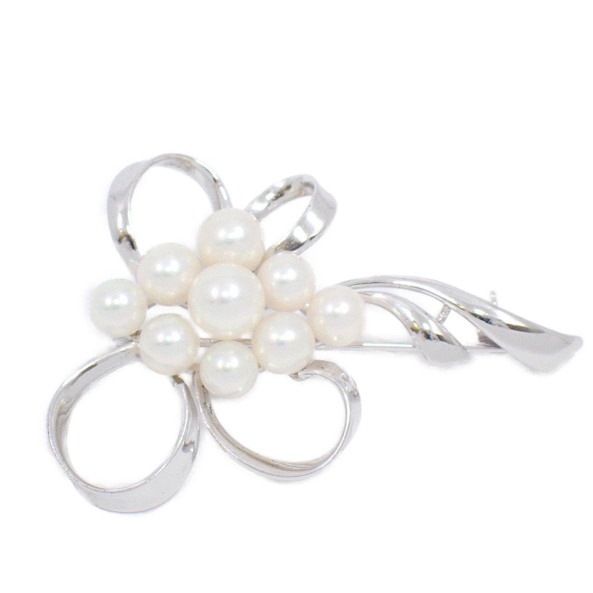 MIKIMOTO ミキモト リボンモチーフ ブローチ シルバー/パール9粒 MIKIMOTO ミキモト リボンモチーフ ブローチ シルバー/パール9粒